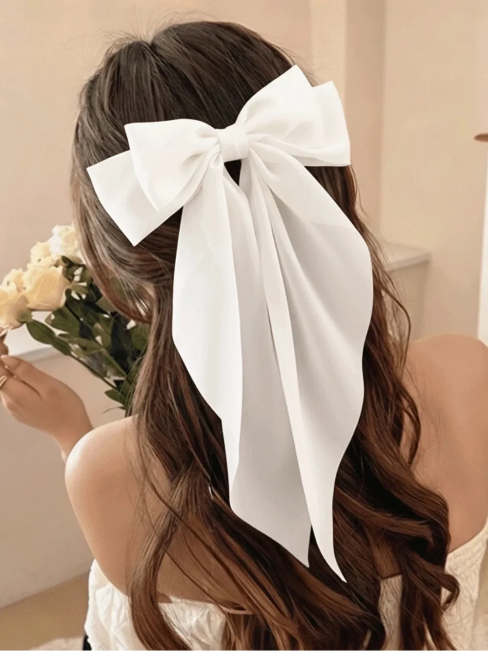 Elegant White Alligator Bow Hair Clip NEW 🏷️